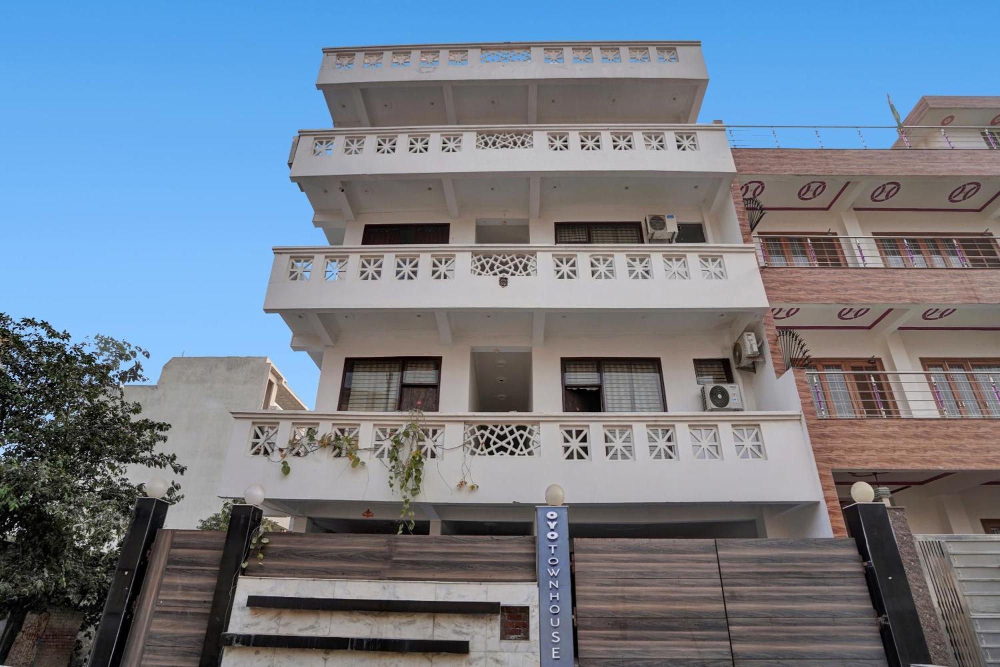 ホテル Collection O Samira Residency Near Botanic Garden Of Indian Republic ノイダ エクステリア 写真