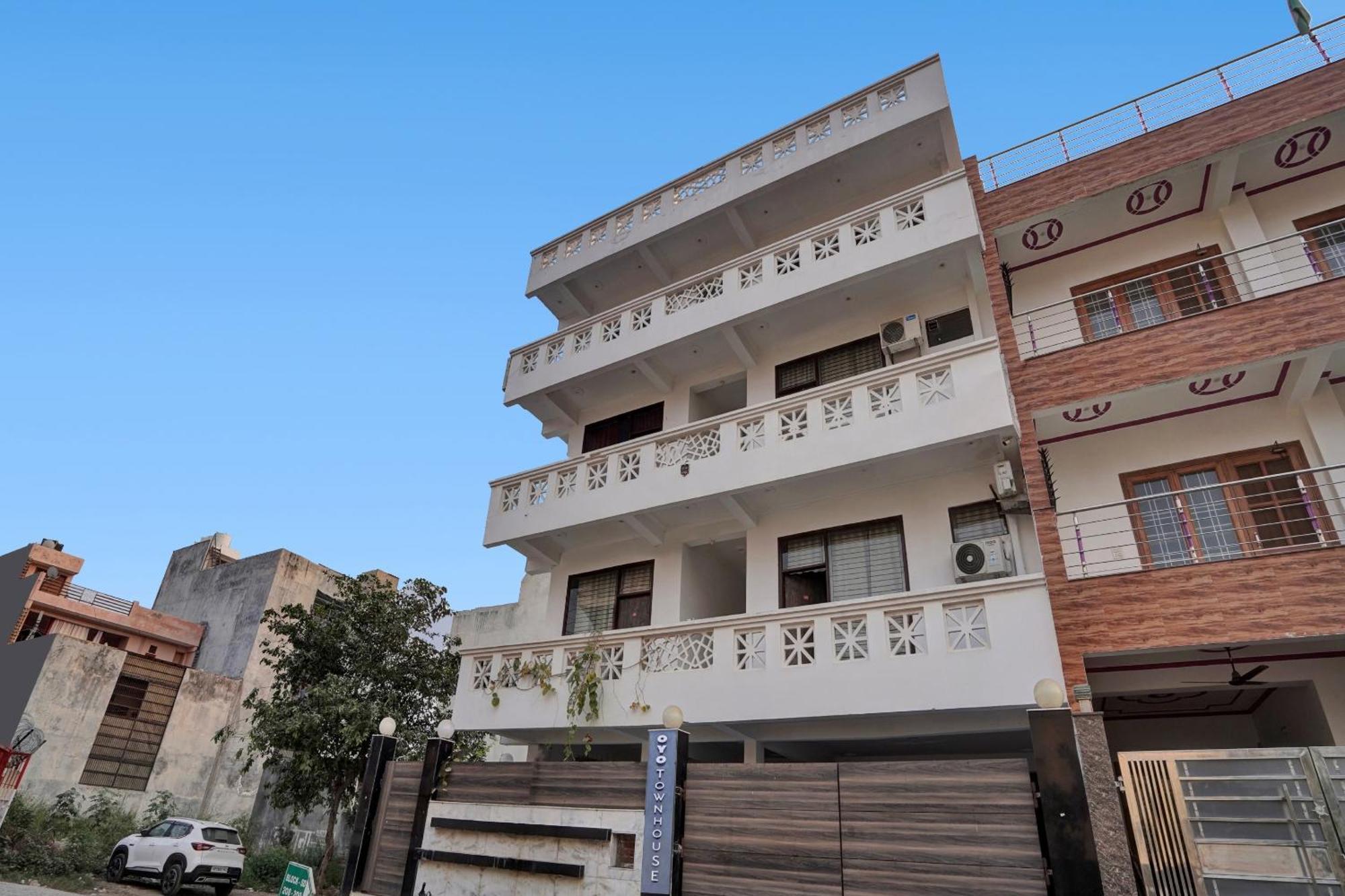 ホテル Collection O Samira Residency Near Botanic Garden Of Indian Republic ノイダ エクステリア 写真